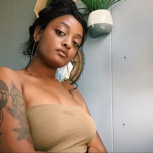 Meet your Posher, Fatima